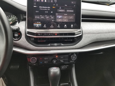 Certified 2022 Jeep Compass Latitude image 19