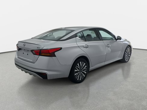 Used 2023 Nissan Altima 2.5 SV image 3