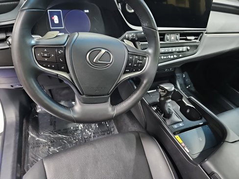 Used 2023 Lexus ES 300h w/ Premium Package image 18