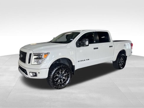 Used 2018 Nissan Titan PRO-4X image 3