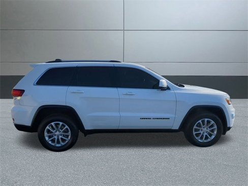 Used 2021 Jeep Grand Cherokee Laredo image 7