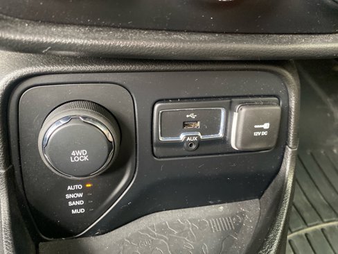 Used 2015 Jeep Renegade Sport w/ Power & Air Group image 15