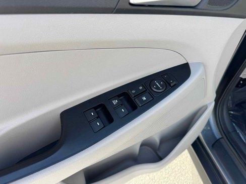 Used 2019 Hyundai Tucson SE w/ Cargo Package image 16
