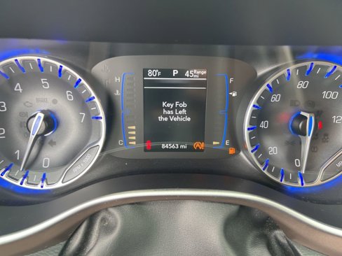 Used 2019 Chrysler Pacifica Touring-L image 17