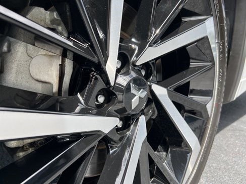 Used 2024 Mitsubishi Outlander SEL image 4