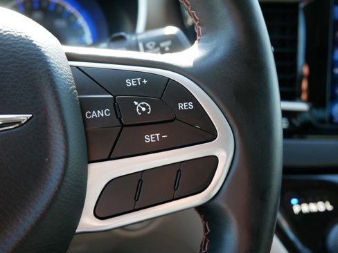 Used 2017 Chrysler Pacifica Touring-L image 28