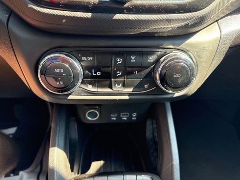 Used 2021 Chevrolet TrailBlazer LT w/ Sun and Liftgate Package image 21