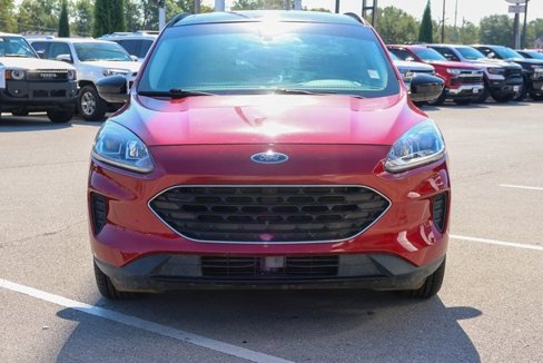 Used 2021 Ford Escape SE w/ SE Sport Appearance Package image 2