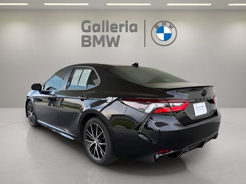 Used 2022 Toyota Camry SE image 11