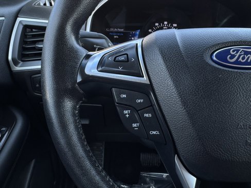 Used 2017 Ford Edge SEL w/ Equipment Group 201A image 23