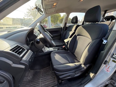 Used 2018 Subaru Forester 2.5i w/ Alloy Wheel Package image 4