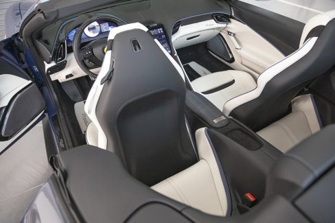 Used 2025 Ferrari Roma Spider image 36