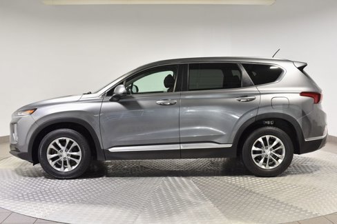 Used 2019 Hyundai Santa Fe SE image 2