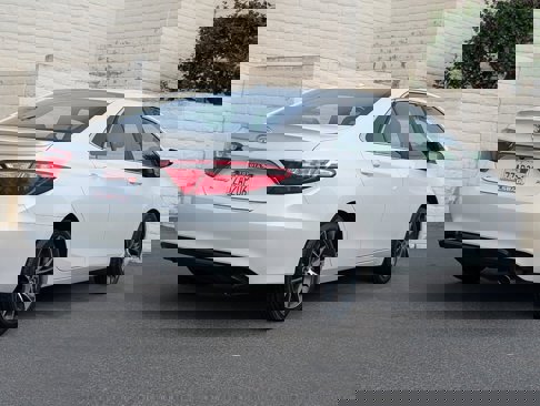 Used 2017 Toyota Camry XSE image 11