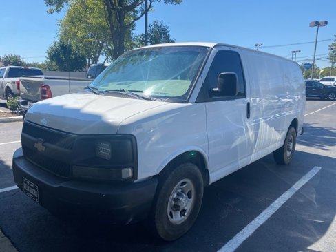 Used 2015 Chevrolet Express 2500 image 3