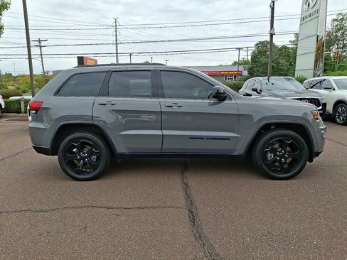 Used 2019 Jeep Grand Cherokee Laredo image 7