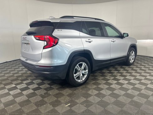 Used 2021 GMC Terrain SLE w/ Driver Convenience Package image 3