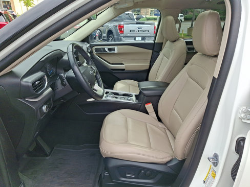 Used 2023 Ford Explorer XLT w/ Equipment Group 202A image 15