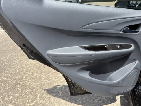 Used 2020 Chevrolet Bolt LT image 33