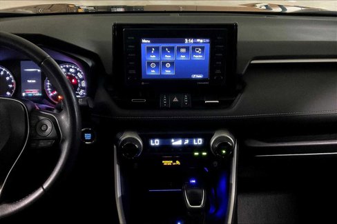 Used 2022 Toyota RAV4 XLE Premium image 6