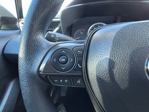 Used 2022 Toyota Corolla LE image 29