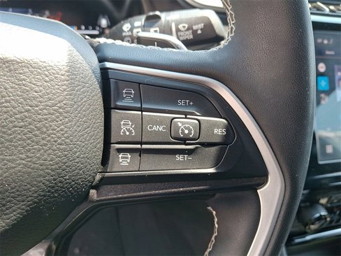Used 2023 Jeep Grand Cherokee L Laredo image 24