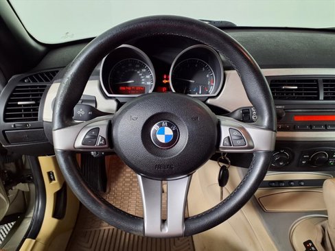 Used 2005 BMW Z4 2.5i image 19