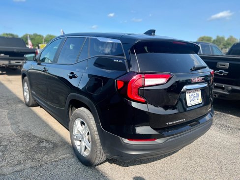 Used 2024 GMC Terrain SLE image 5