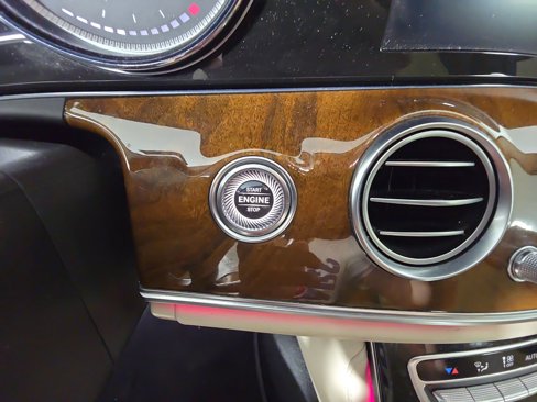 Used 2018 Mercedes-Benz E 300 image 24