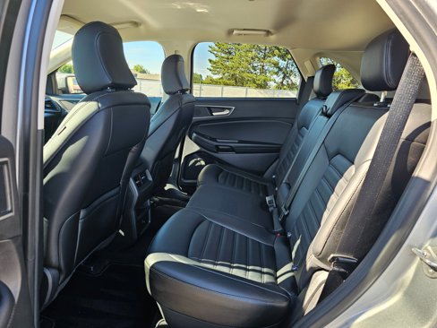 Used 2024 Ford Edge SEL image 13