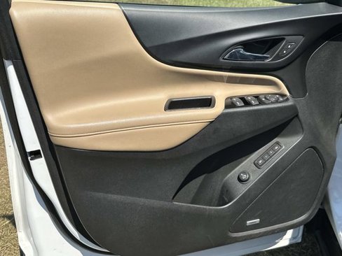 Used 2022 Chevrolet Equinox Premier image 17