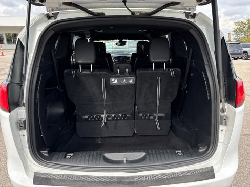 Certified 2019 Chrysler Pacifica Touring-L Plus w/ Advanced Safetytec Group image 28