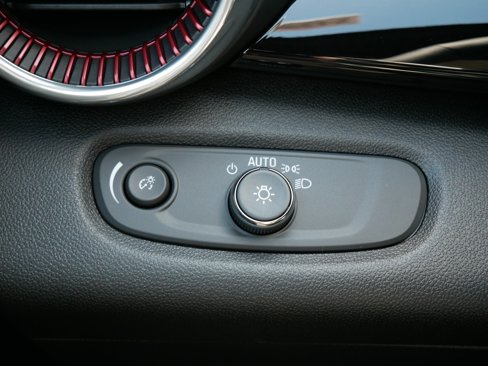 New 2025 Chevrolet Trax RS w/ Sunroof Package image 23