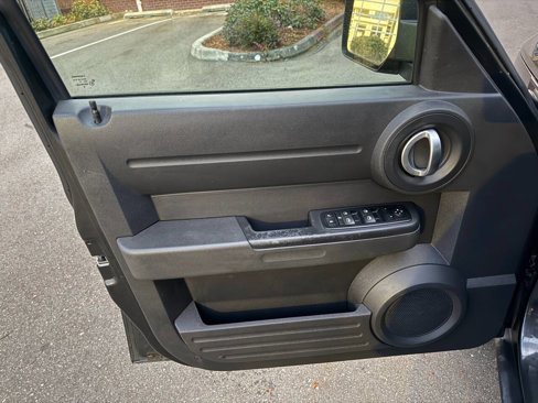 Used 2011 Dodge Nitro SE image 15