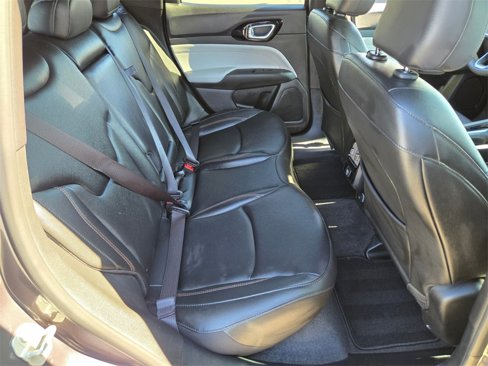 Certified 2024 Jeep Compass Limited image 17