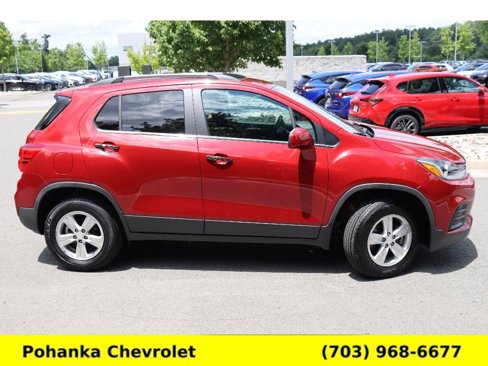 Used 2019 Chevrolet Trax LT w/ Sun & Sound Package image 8
