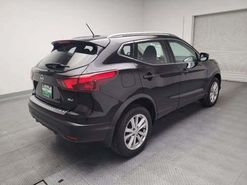 Used 2018 Nissan Rogue Sport SV image 9