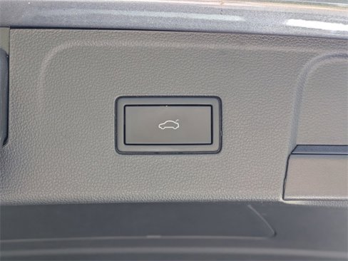 Used 2024 Volkswagen Atlas SE image 13