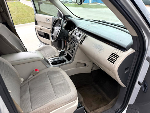 Used 2010 Ford Flex SE image 20