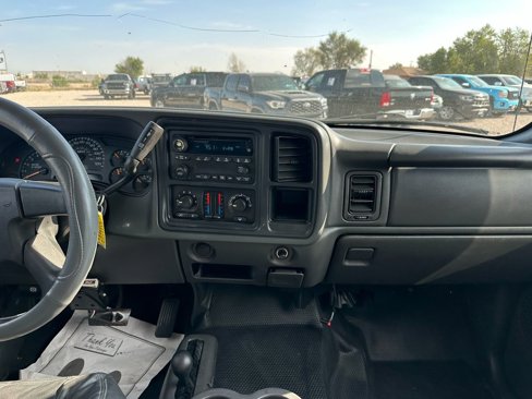 Used 2004 GMC Sierra 2500 SLE w/ Heavy-Duty Power Package image 25