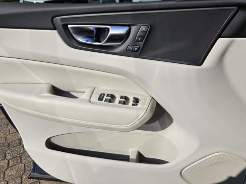 New 2025 Volvo XC60 B5 Plus w/ Protection Package Premier image 22