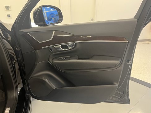 Used 2018 Volvo XC90 T5 Momentum w/ Convenience Package image 15