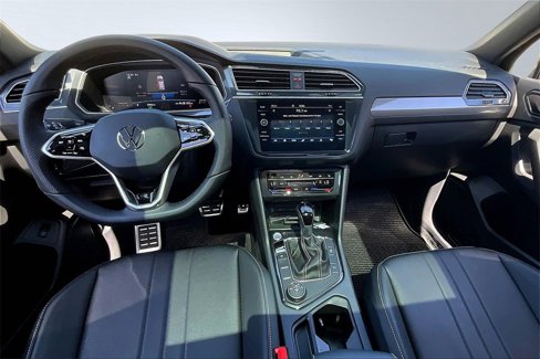 Used 2024 Volkswagen Tiguan SE R-Line image 16