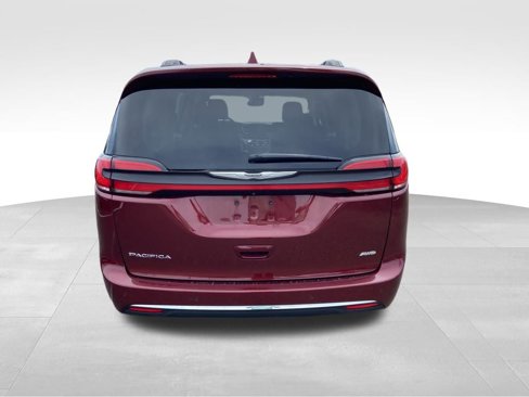 Used 2021 Chrysler Pacifica Touring image 6