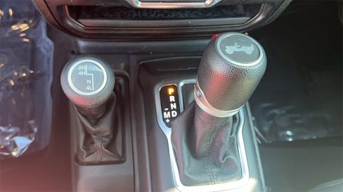 Used 2021 Jeep Wrangler Sport image 23