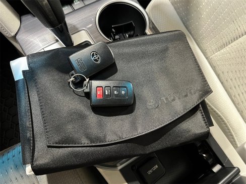 Used 2014 Toyota Camry XLE image 45