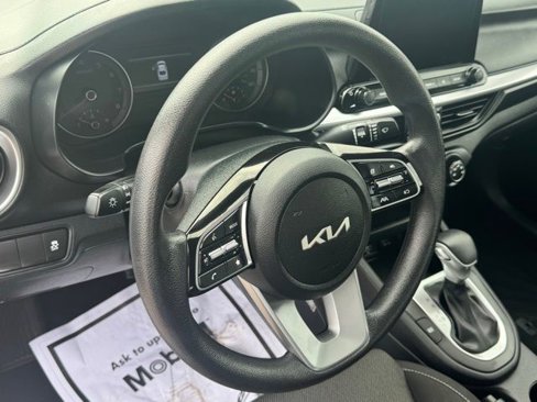 Used 2022 Kia Forte LXS image 12