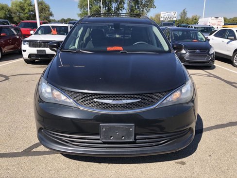 Used 2017 Chrysler Pacifica Touring image 12