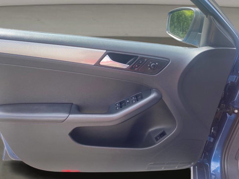 Used 2015 Volkswagen Jetta SE image 14