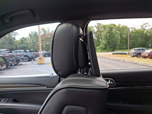Used 2016 Jeep Grand Cherokee Overland image 17